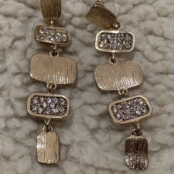 5 Pair Gold Pierced Earrings - Picture 7 of 7